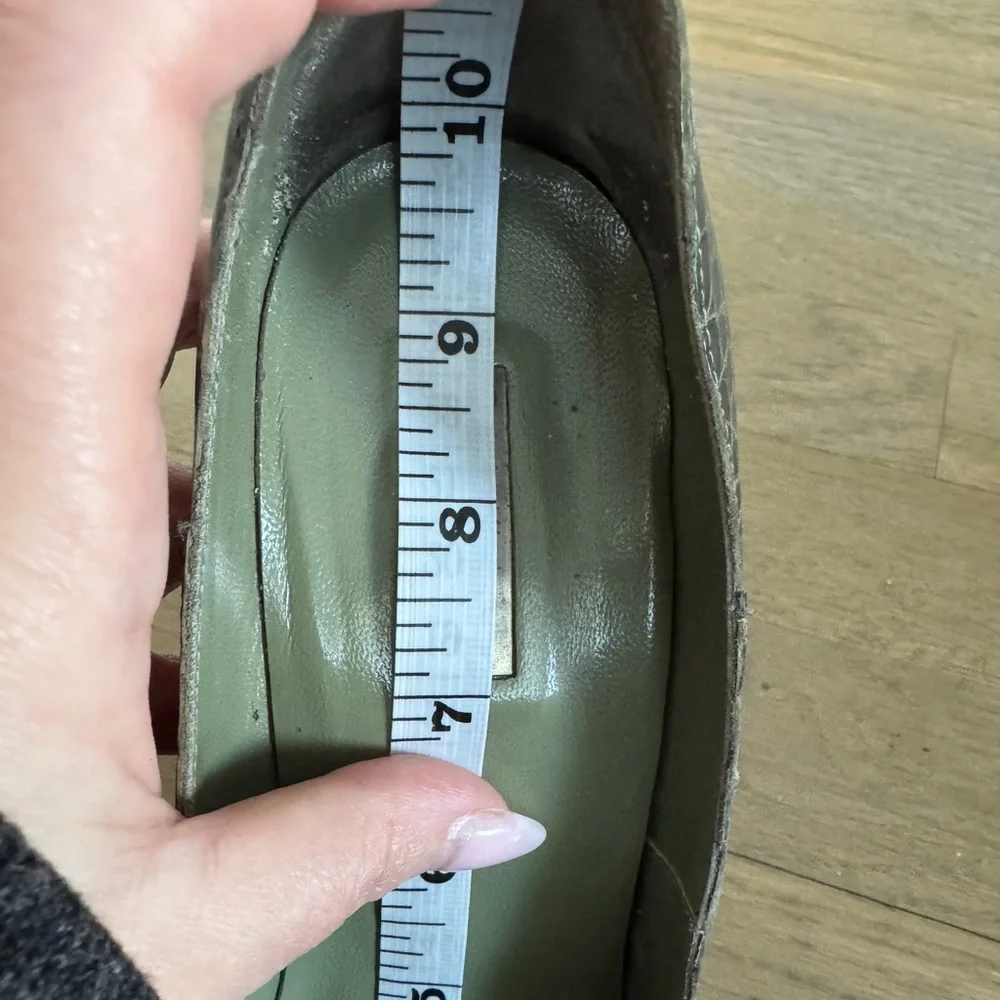 Calvin Klein Leather Croc Gray Stiletto Heels Round Toe Fashion Pumps Size 7